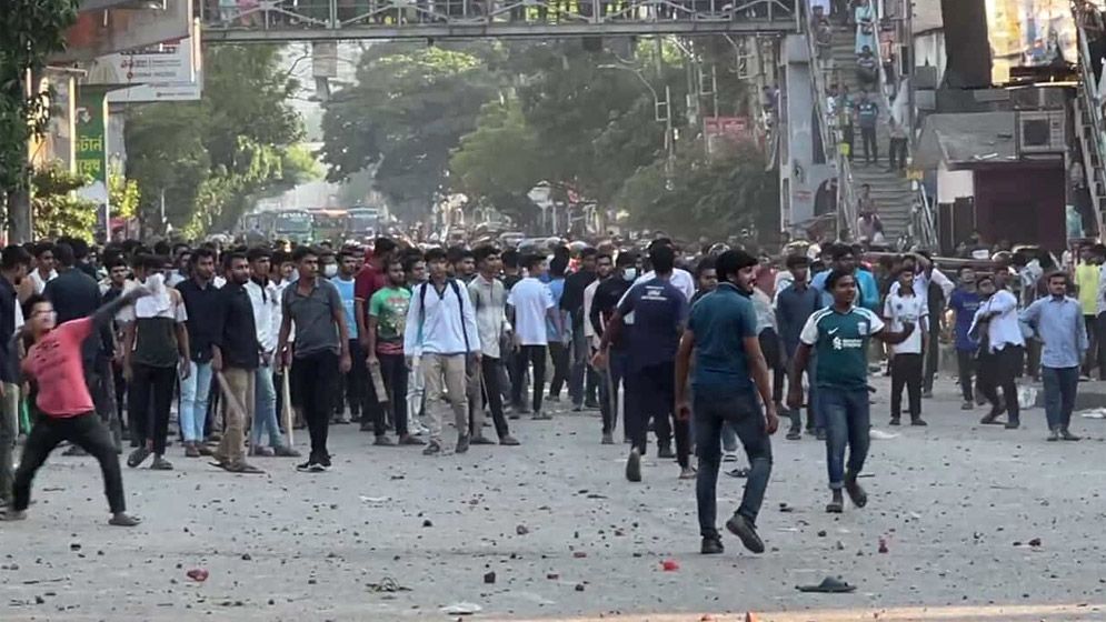 32 wounded as Dhaka and City colleges students clash