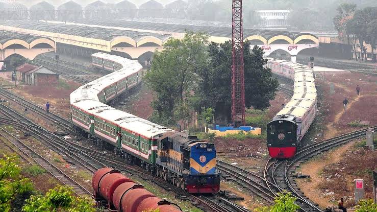 Govt declines to provide railway overtime pay, workers’ strike from Tuesday