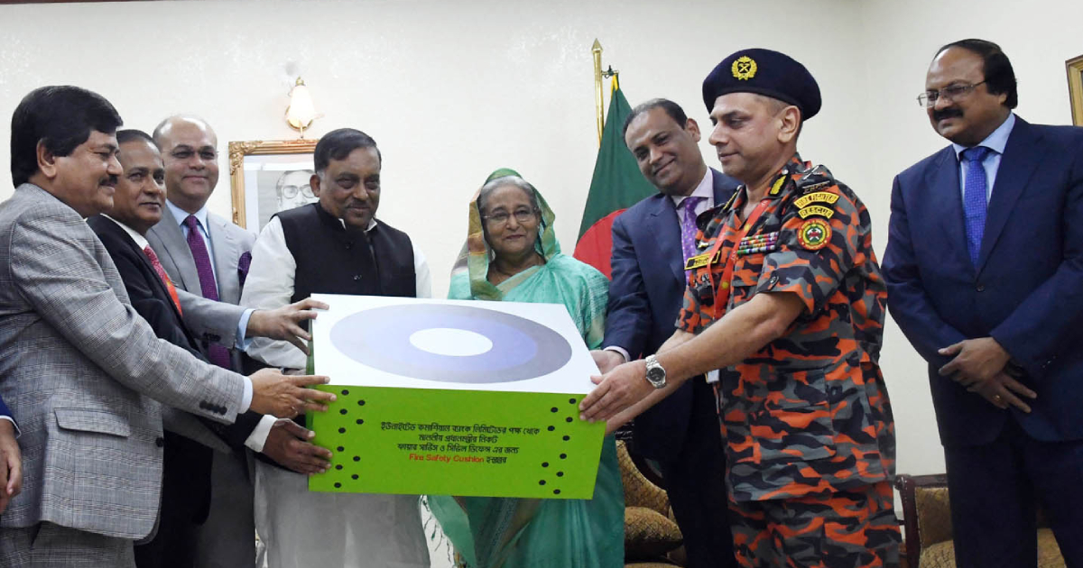 PM hands over 3 jumbo cushions to fire service