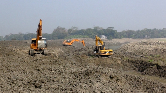 Work starts to dredge Arial Khan banks to prevent erosion