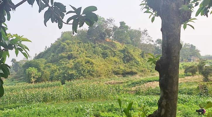 টেকনাফ সীমান্তে আতঙ্কে স্থানীয়রা