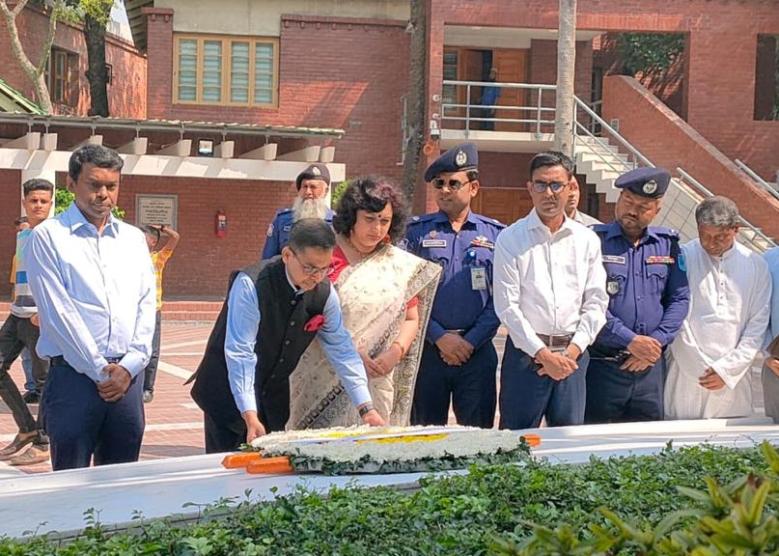 Indian envoy Pranay Verma pays homage to Bangabandhu at Tungipara