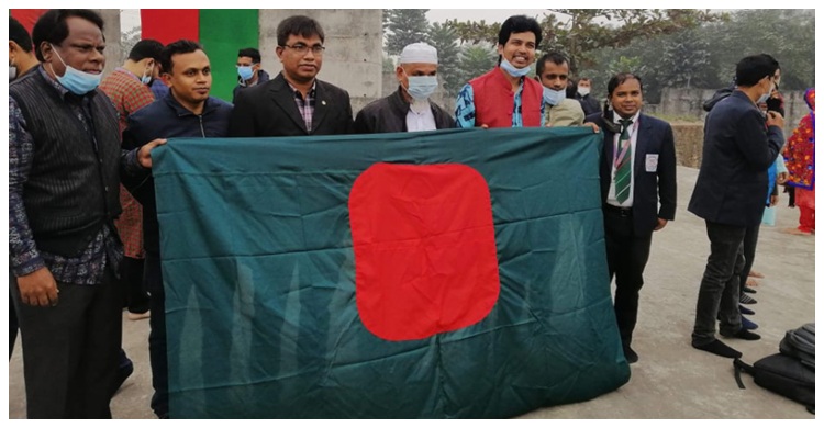 বেরোবির ভিসিসহ ১০ জনের বিরুদ্ধে জাতীয় পতাকার নকশা পাল্টানোর অভিযোগ