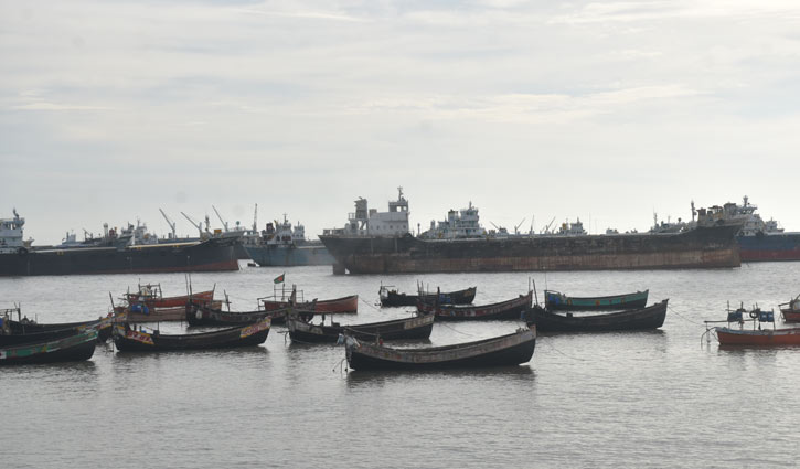 Chattogram Port resumes operations after cyclone Sitrang