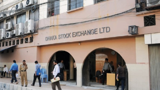 HC asks 3 to surrender over 1996 stock market scam