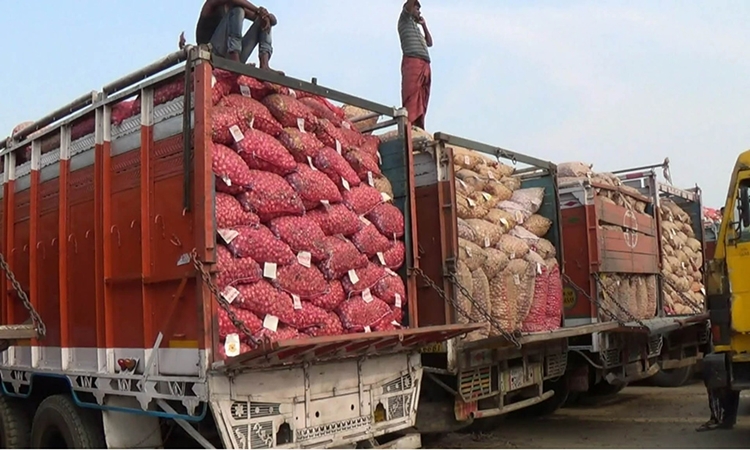 Onion prices cooling down in Hili land port