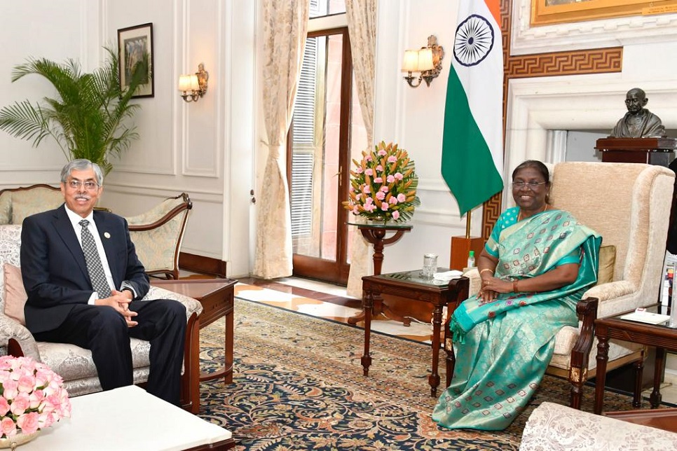 Bangladesh’s envoy to India pays farewell courtesy call on President of India