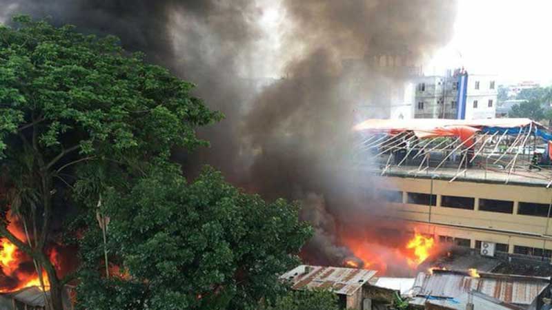 M’singh hawkers’ market catches fire