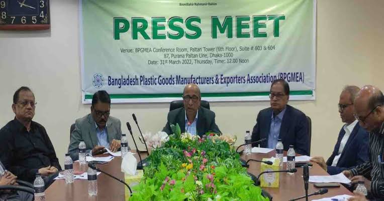 Plastic goods manufacturers urge govt to cut import duty on raw materials