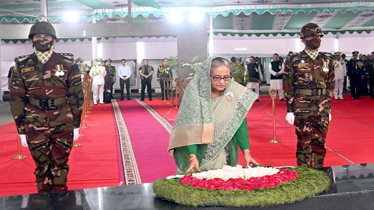 আওয়ামী লীগের ৭৫তম প্রতিষ্ঠাবার্ষিকী উপলক্ষে বঙ্গবন্ধুর প্রতিকৃতিতে প্রধানমন্ত্রীর শ্রদ্ধা