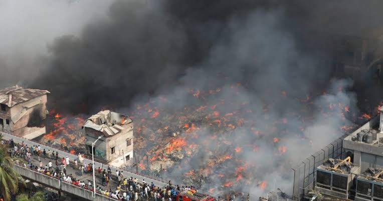 Bangabazar market fire causes huge traffic jam