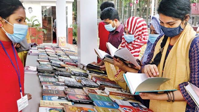 Book fair gradually gains momentum