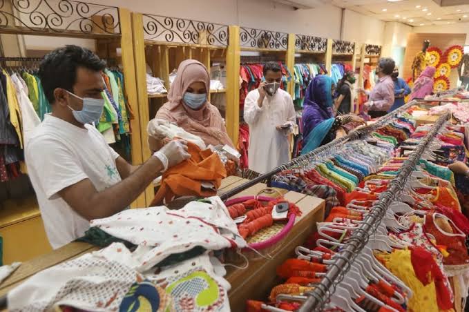 Shops, shopping malls to reopen from Apr 25