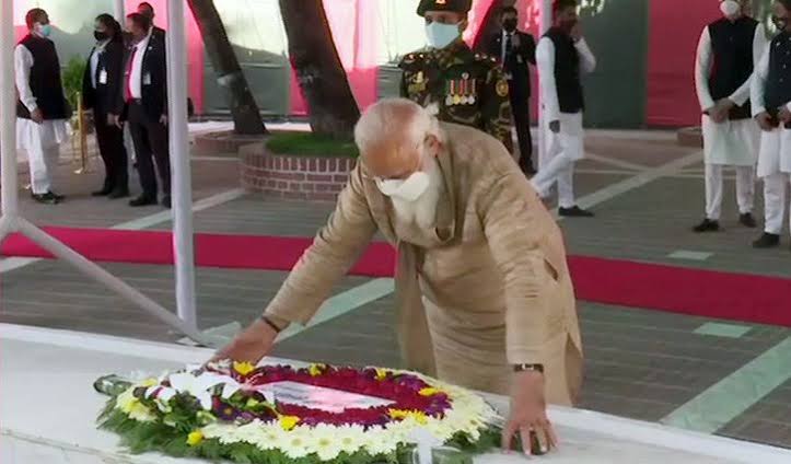 Modi pays tribute to Bangabandhu at Tungipara