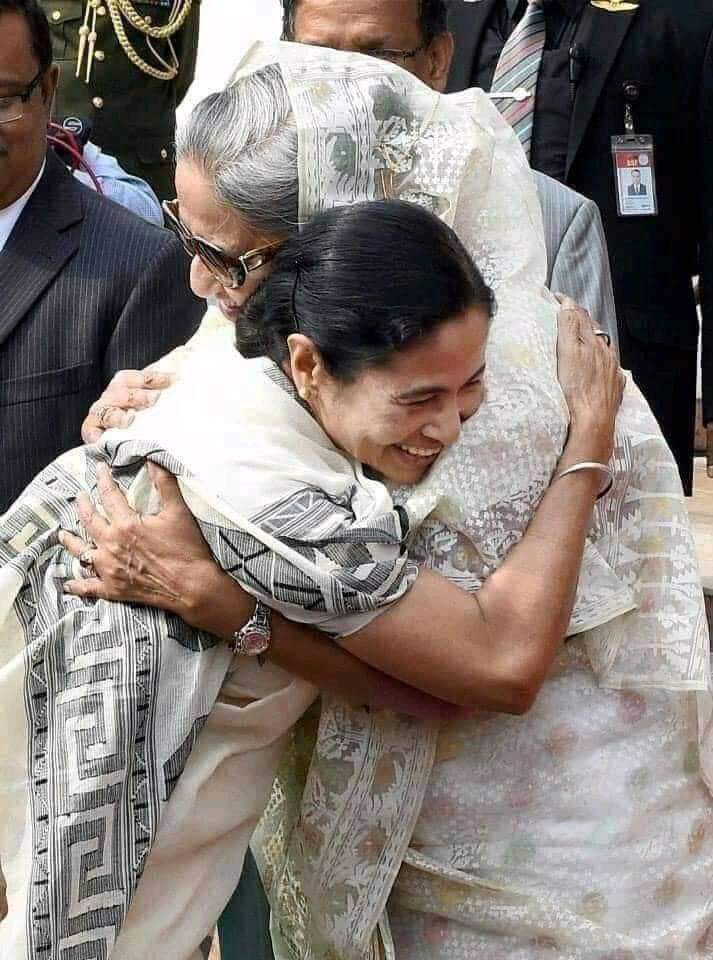 PM Sheikh Hasina greets Mamata Banerjee