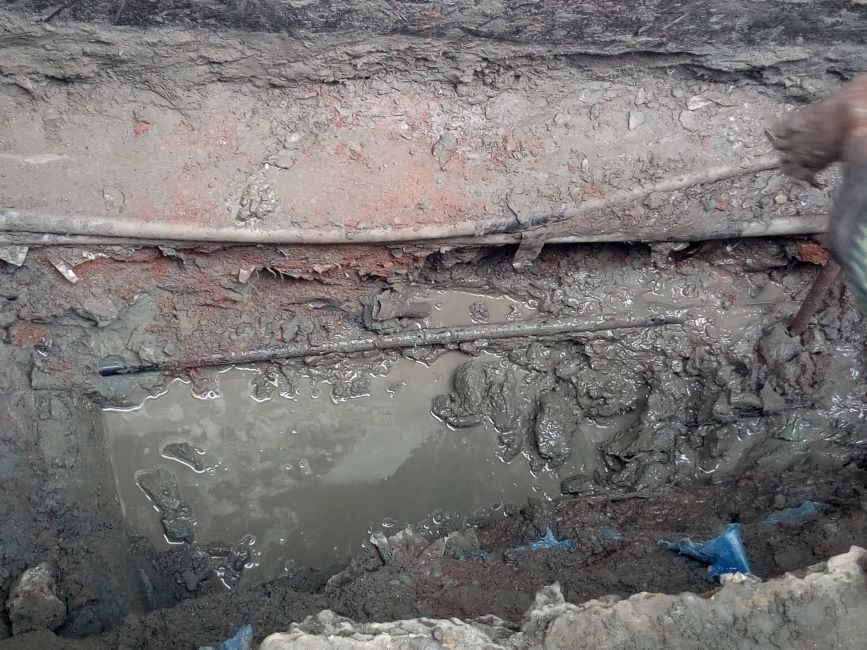 Gas leakages found at the spot, digging continues