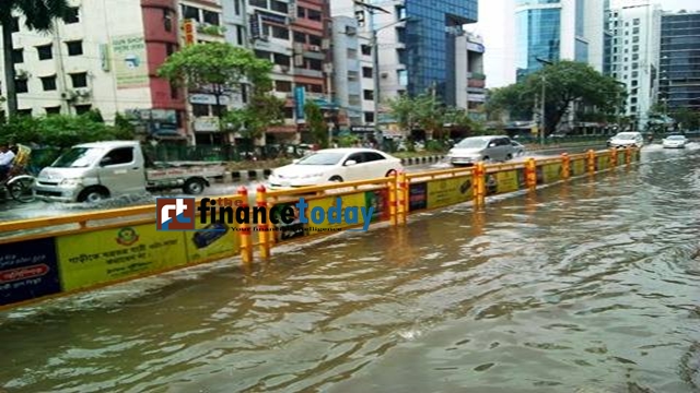 Torrential rain inundates Dhaka