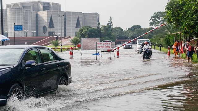 Dhaka residents struggle as rain causes waterlogging